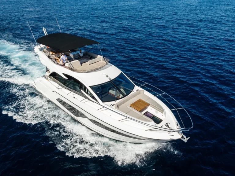 Sunseeker Manhattan 52 te huur van particulier of professional in San Ġiljan