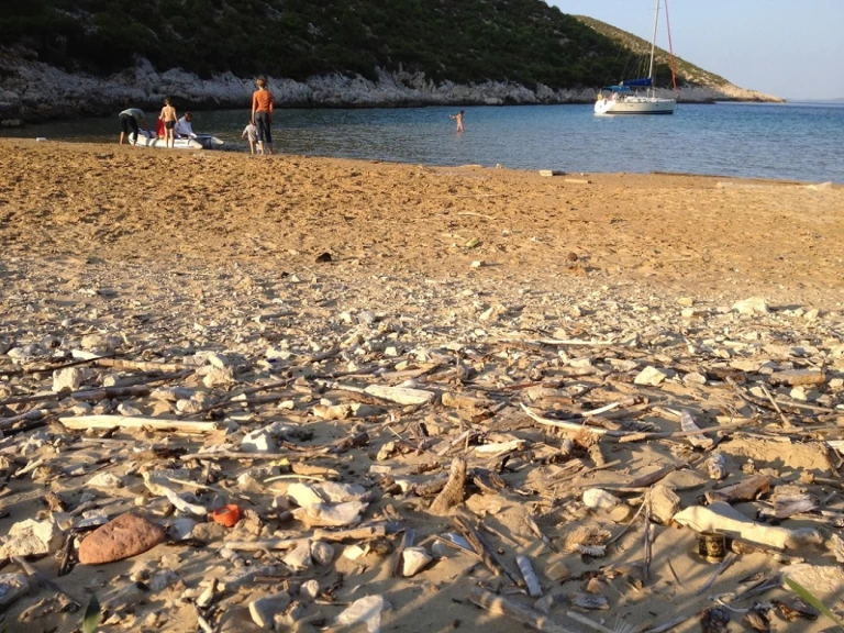 Bénéteau Oceanis 373 te huur van particulier of professional in Vis