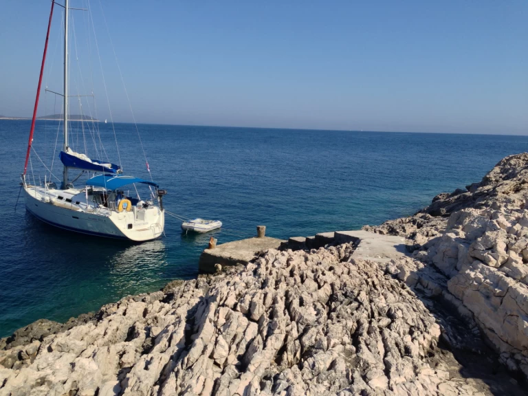 Jachthuur in Vis - Bénéteau Oceanis 373 via SamBoat