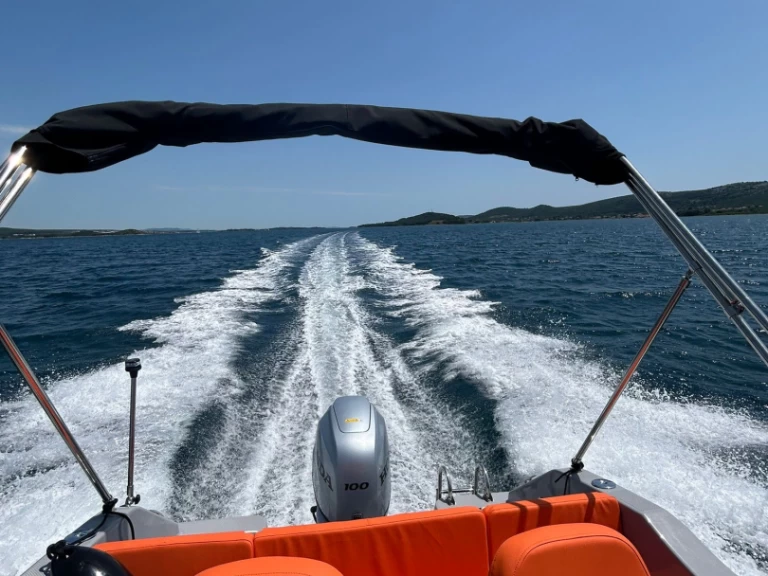 Huur Motorboot met of zonder schipper Quicksilver in Kukljica