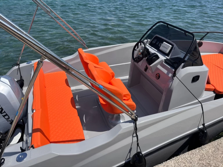 Verhuur Motorboot Quicksilver met vaarbewijs