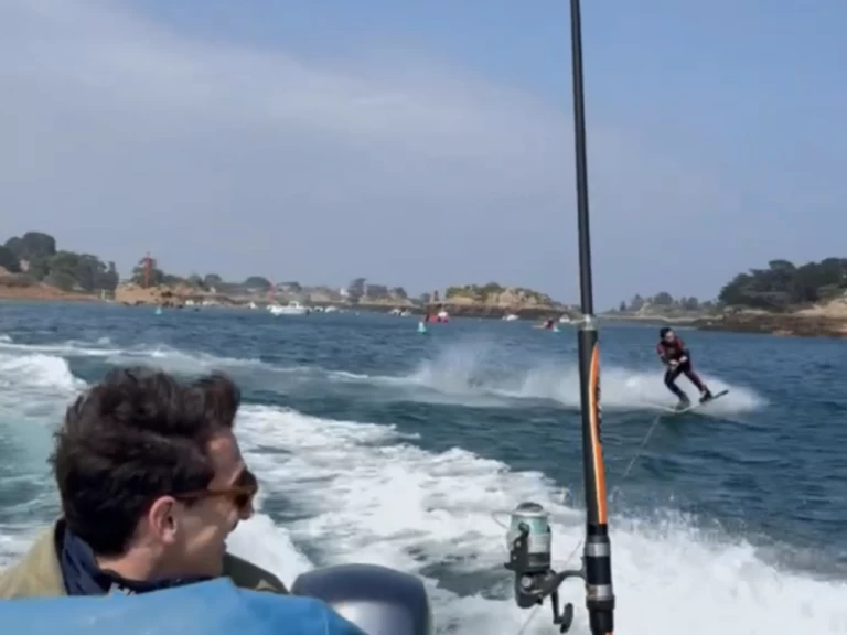 Huur een Valiant Valiant 450 Sport in Paimpol