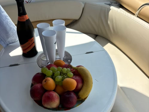 Verhuur Motorboot Cranchi met vaarbewijs