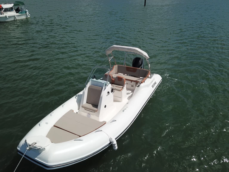 Zodiac Medline 6.8 te huur van particulier of professional in Arcachon