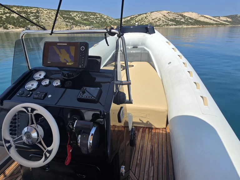 Verhuur RIB WBI met vaarbewijs