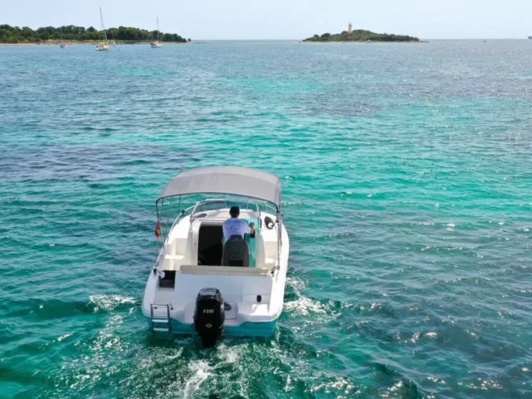 Motorboot te huur in Port d'Alcudia voor de beste prijs