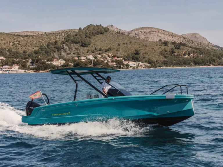 Huur Motorboot met of zonder schipper Axopar in Port d'Alcudia