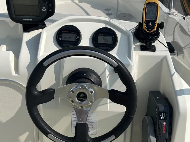 Motorboot te huur in Saint-Raphaël voor de beste prijs