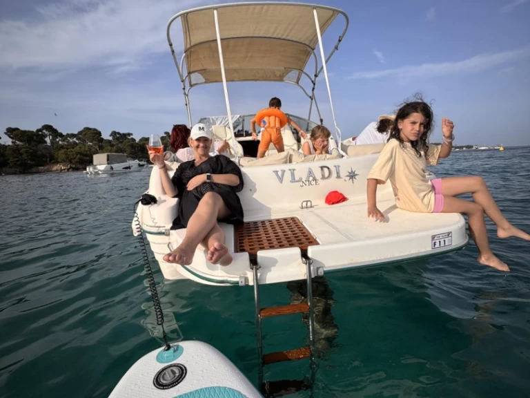 Huur een Jeanneau Cap Camarat 705 in Villeneuve-Loubet