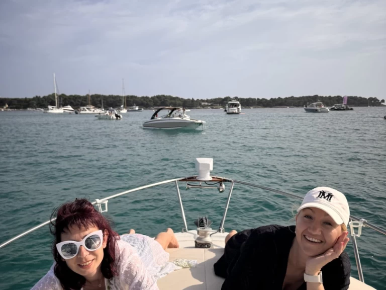 Verhuur Motorboot in Villeneuve-Loubet - Jeanneau Cap Camarat 705