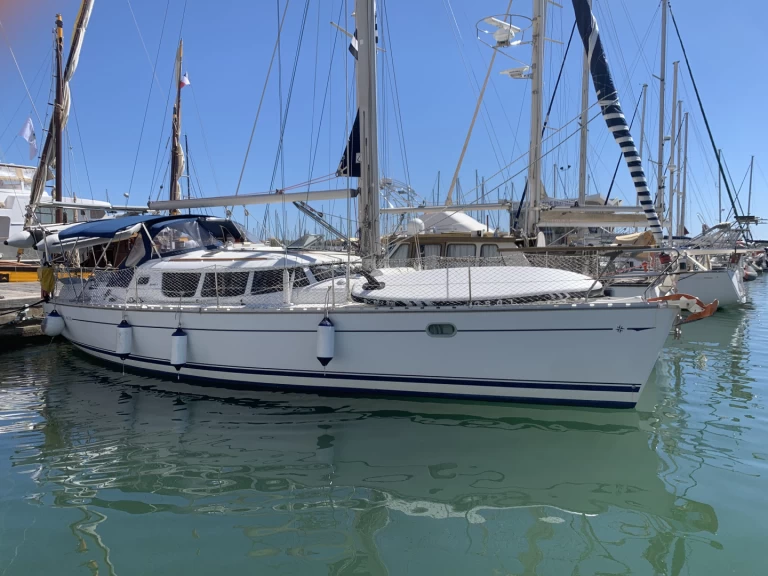 Huur een Jeanneau Sun Odyssey 40 DS in Le Cap d'Agde