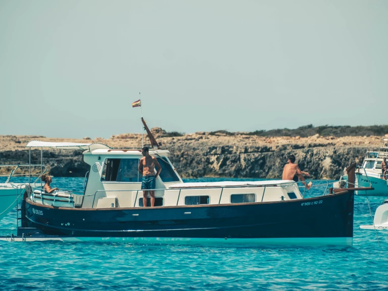 Bootverhuur Menorquin-Yachts 55 in Cala Galdana via SamBoat