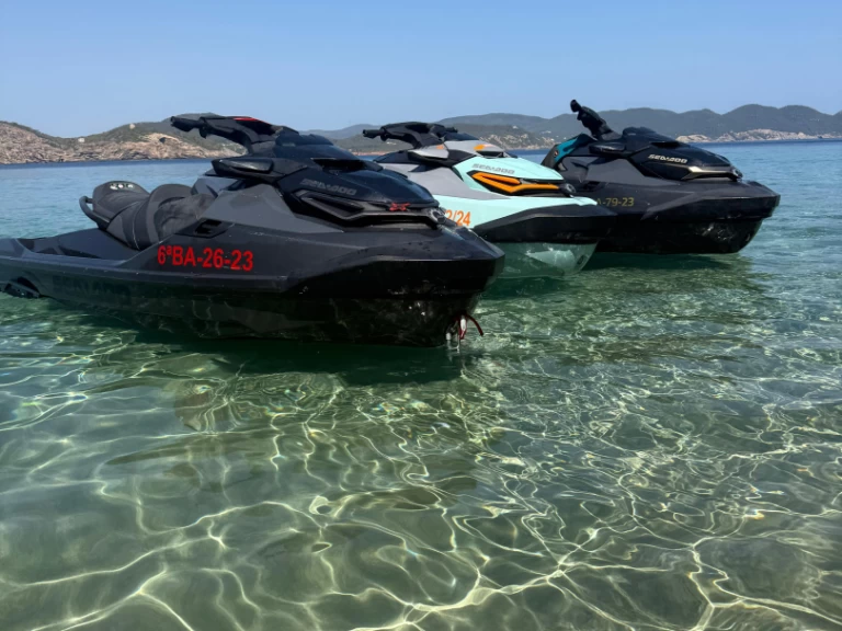 Bootverhuur Sea-Doo 300 RXT in Santa Eulària des Riu via SamBoat