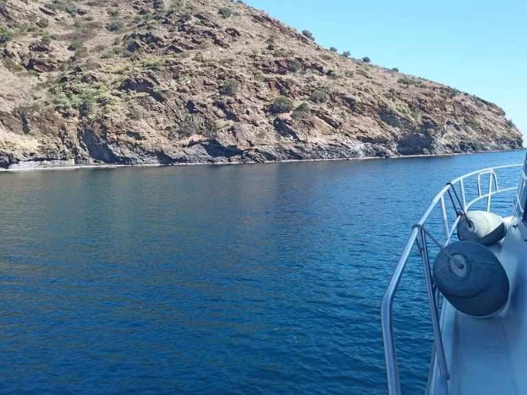 Verhuur Motorboot Arcoa met vaarbewijs