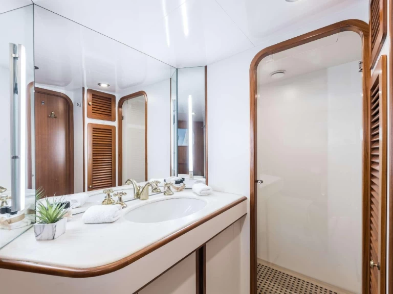 Huur Jacht met of zonder schipper Lagoon in Ibiza Town