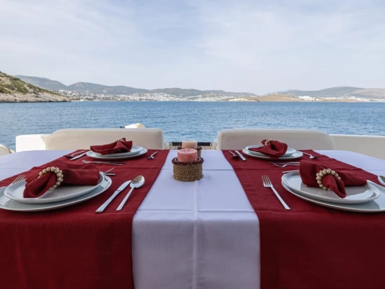 Bootverhuur Azimut-55 2015 in Bodrum harbour via SamBoat