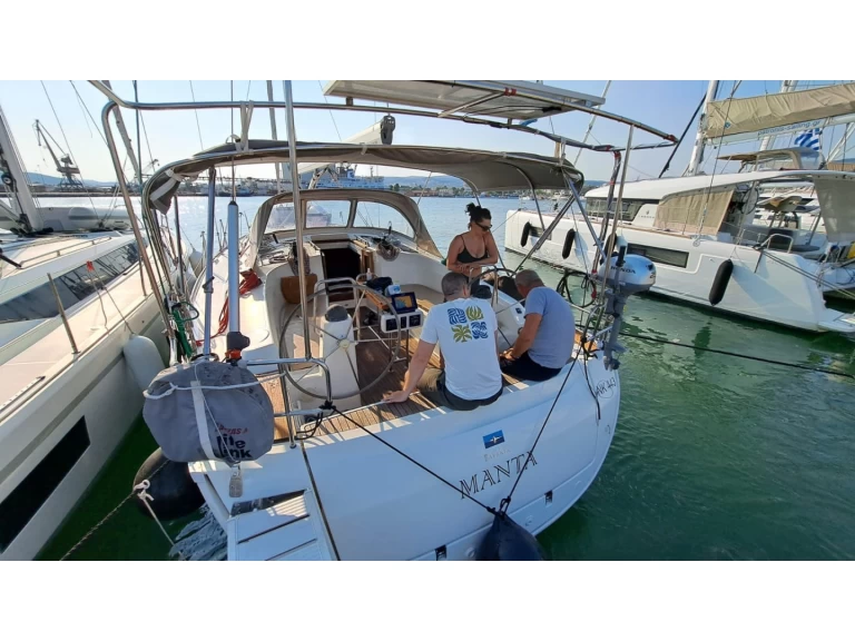 Huur een Bavaria Cruiser 40 in Volos