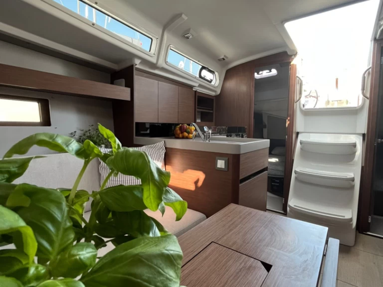 Bénéteau Oceanis 34.1 te huur van particulier of professional in Split