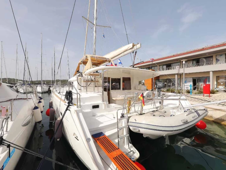 Bootverhuur Lagoon Lagoon 400 in Pula via SamBoat