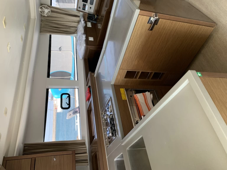 Bootverhuur Lagoon Lagoon 450 F in Álimos via SamBoat