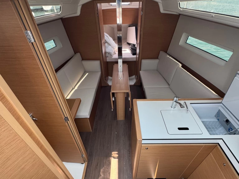 Jachthuur in Nettuno - Jeanneau Sun Odyssey 350 via SamBoat