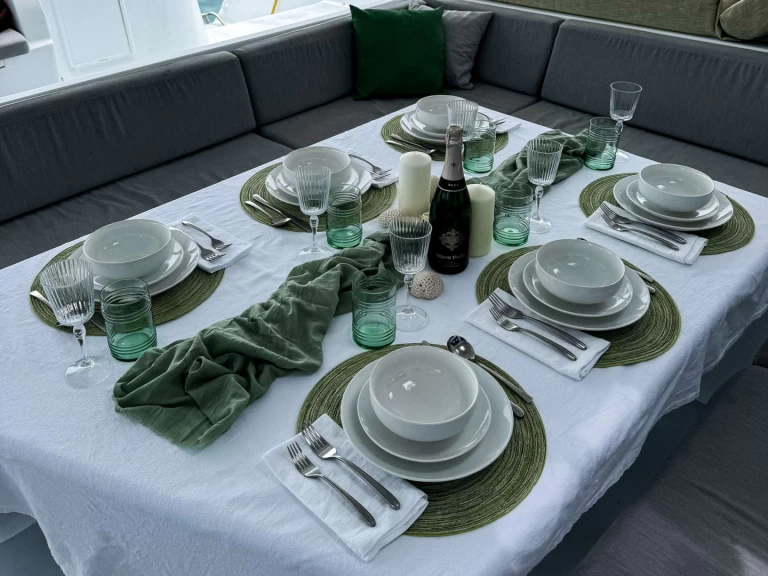 Huur een Custom AWATEA in Trellis Bay