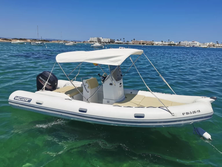 Bootverhuur Valiant DR 600 in La Savina via SamBoat