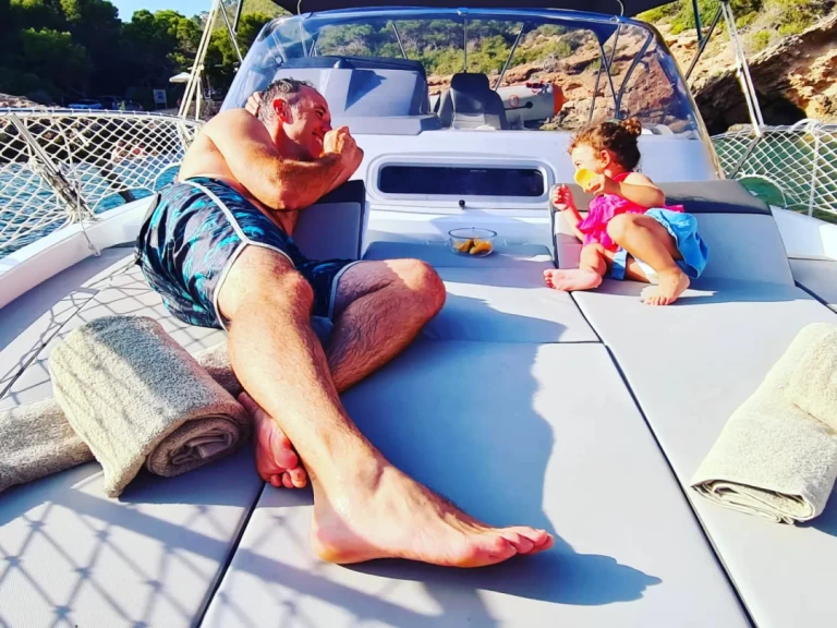 Verhuur Motorboot Jeanneau met vaarbewijs