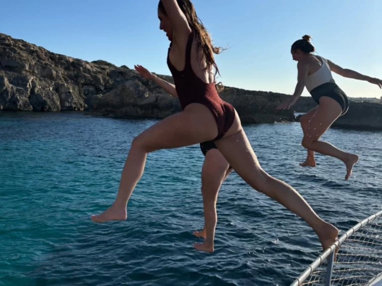 Huur Motorboot met of zonder schipper Jeanneau in Marina Formentera