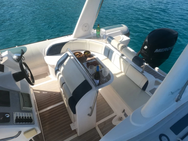 Huur Motorboot met of zonder schipper Astec in Fornells