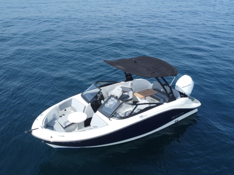 Bootverhuur Puerto Banús goedkoop bayliner v20