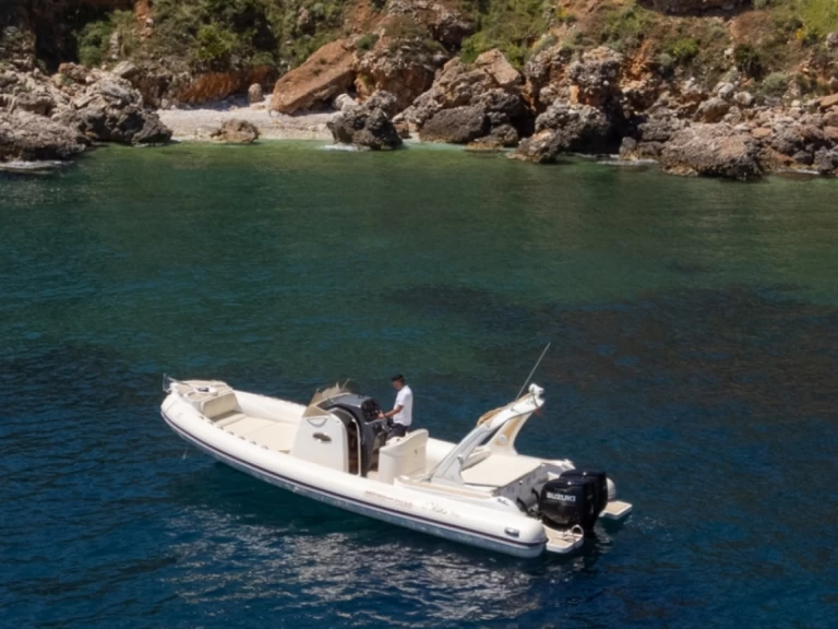 Verhuur RIB Kleos met vaarbewijs