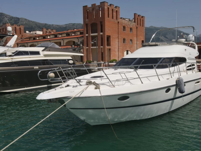 Verhuur Motorboot in Himarë - Cranchi Atlantique 48