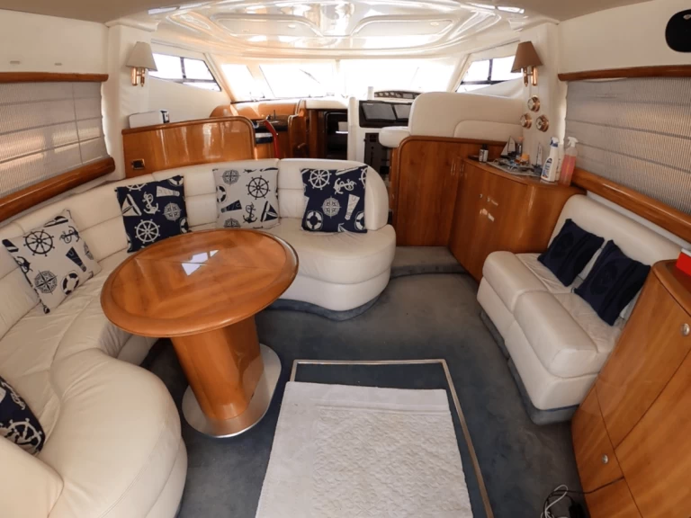 Verhuur Motorboot Cranchi met vaarbewijs