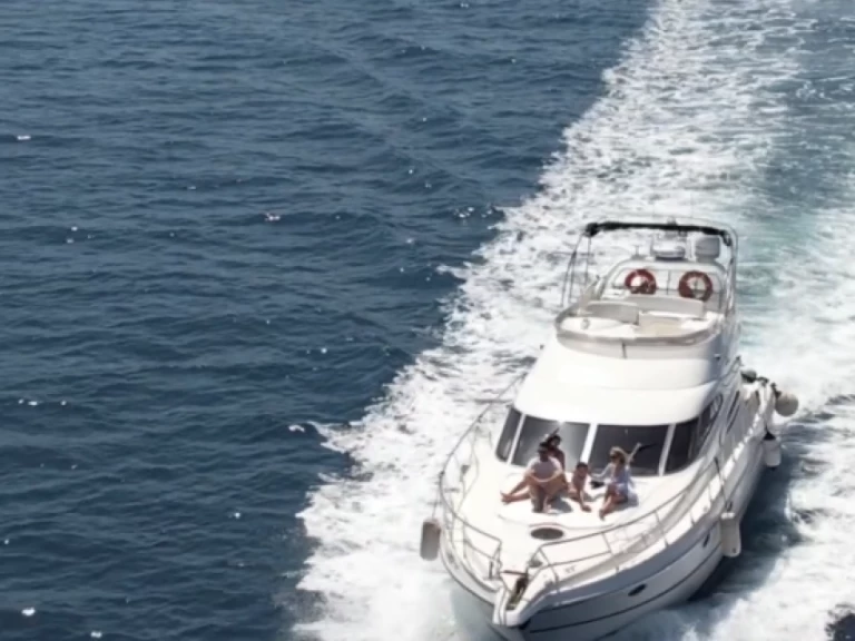 Motorboot te huur in Himarë voor de beste prijs