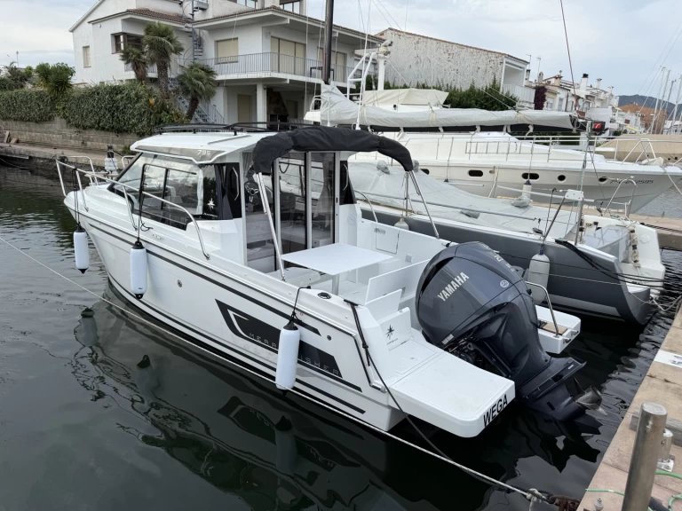Huur een Jeanneau Merry Fisher 795 Series2 in Empuriabrava