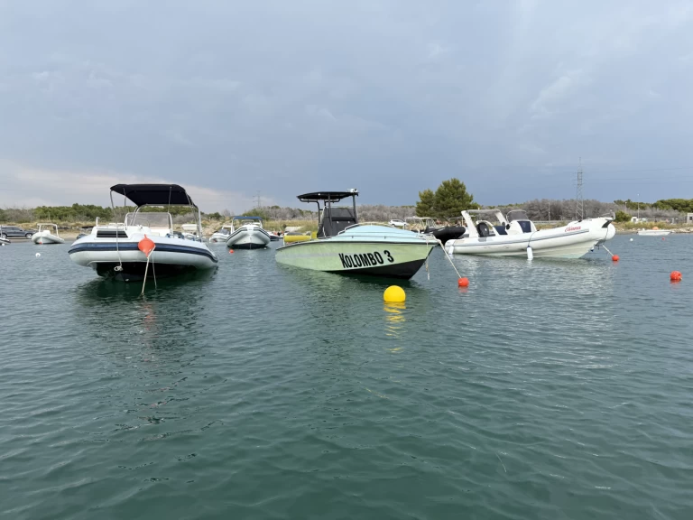 Verhuur Motorboot Scarab met vaarbewijs