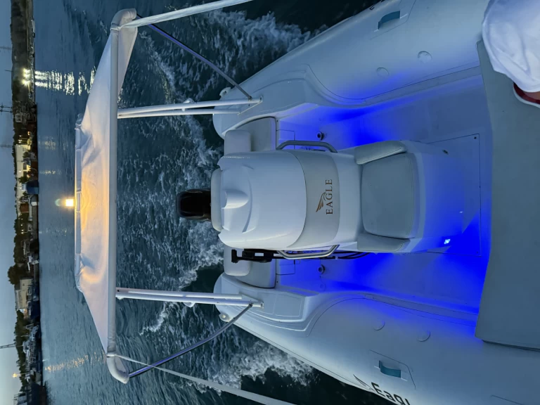 Huur een Eagle Eagle 2 in Gjiri i Vlorës