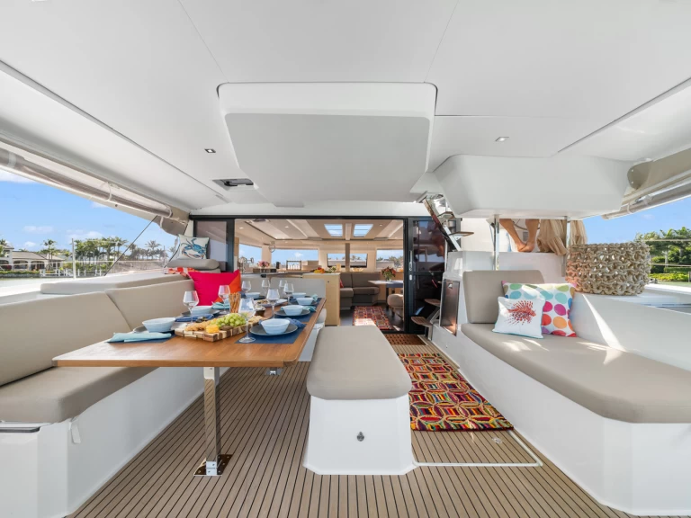 Verhuur Catamaran in Marsh Harbour - Fountaine Pajot Aura 51