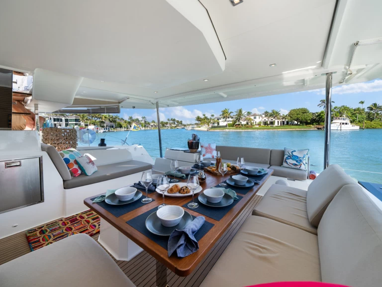 Huur Catamaran met of zonder schipper Fountaine Pajot in Marsh Harbour