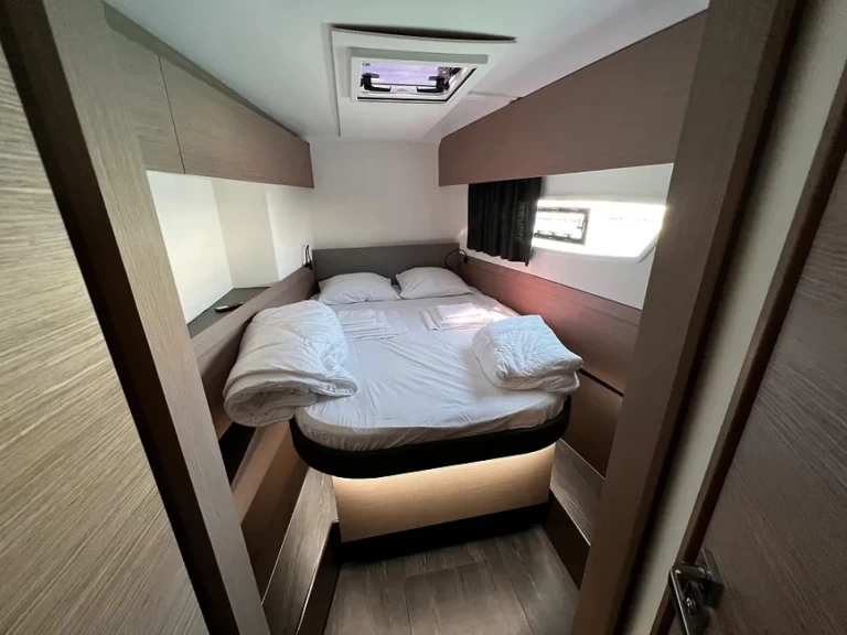 Verhuur Catamaran Fountaine Pajot met vaarbewijs