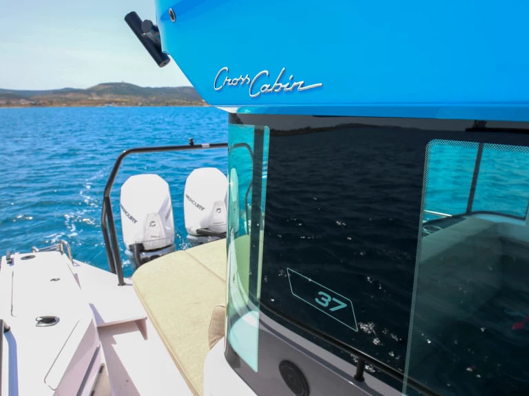 Huur een Axopar Axopar 37 XC Cross Cabin in Lávrio