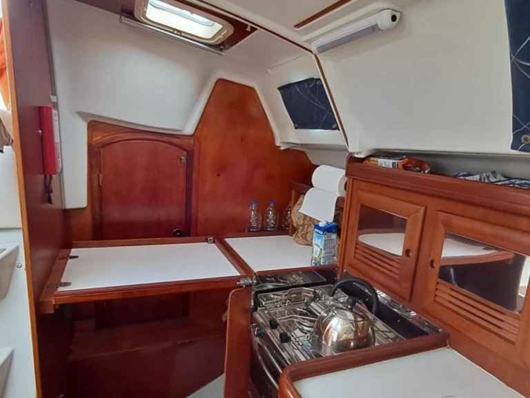 Huur een Bénéteau Oceanis 361 in Póros (City)