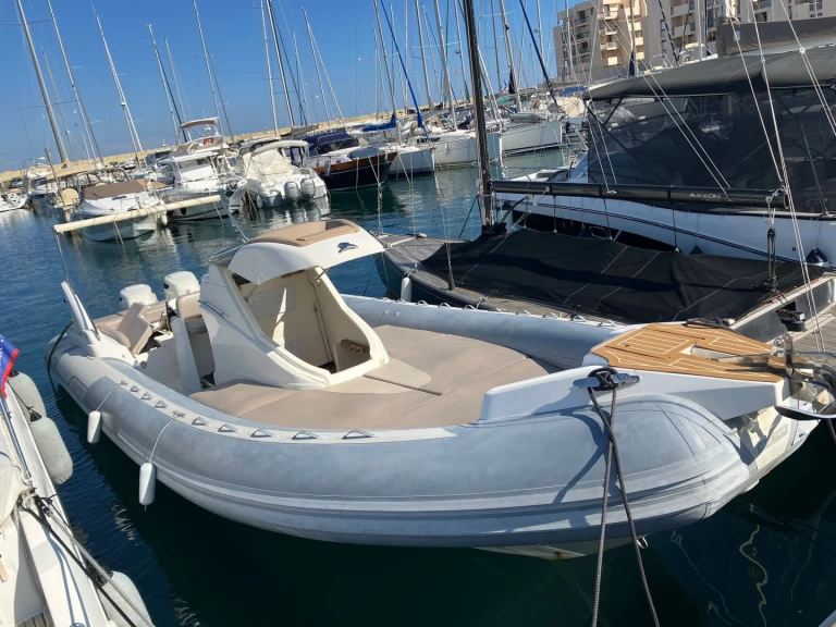 Huur RIB met of zonder schipper Master in Le Canon