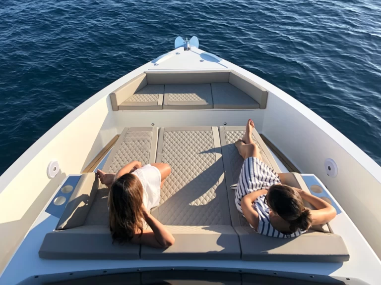 Verhuur Motorboot DEANTONIO YACHTS met vaarbewijs