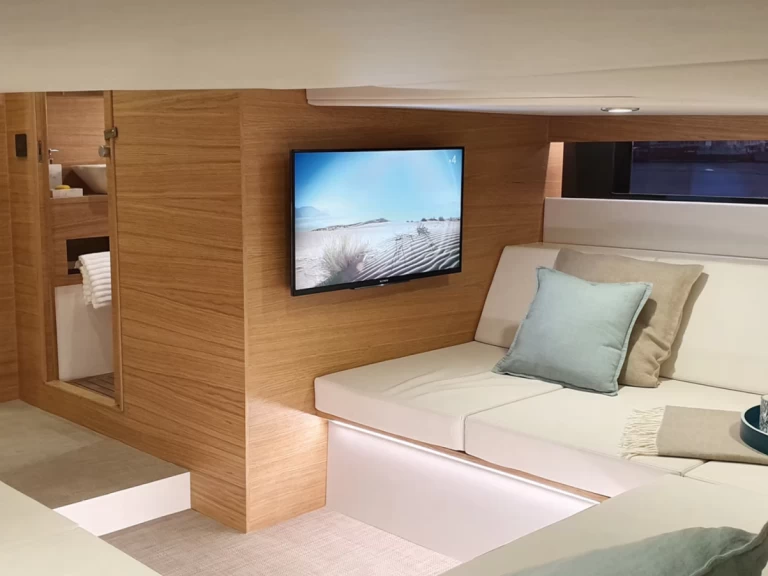 Huur een DEANTONIO YACHTS D42 in Dénia