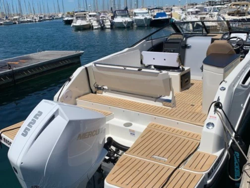 Bootverhuur Hyères goedkoop Activ 755 Cruiser