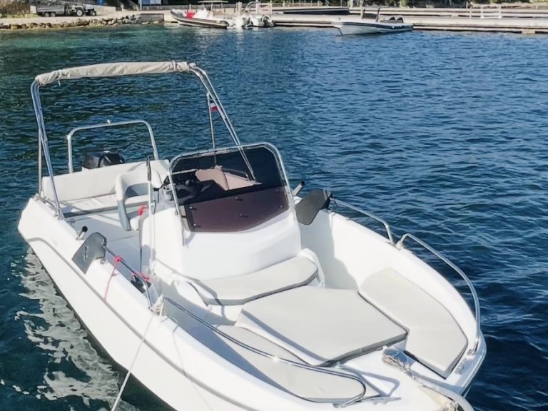 Huur Motorboot met of zonder schipper Jeanneau in Antibes