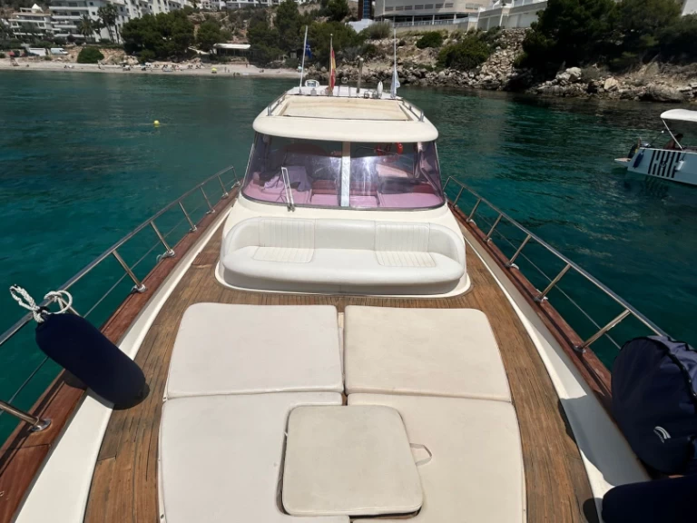 Huur een Fratelli Aprea Sorrento 32 Semi Cabinato in Altea