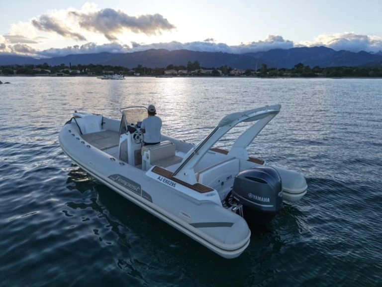 Bootverhuur Capelli Capelli 770 in Porticcio via SamBoat
